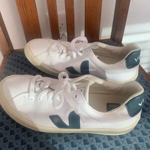 Veja Campo Canvas Sneakers - White & Blue/ Navy